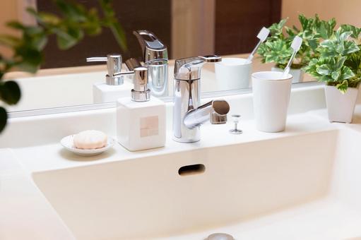 ���ʑ�N���[�j���O